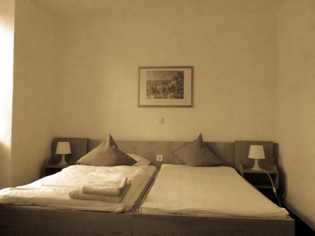 Altes Bierhaus Hotell Arzbach Rom bilde